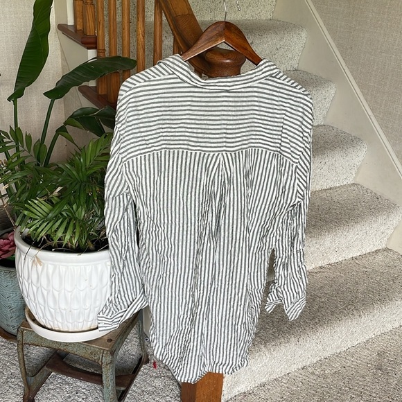 Jane + Delancey Coastal Gray Blue and White Striped Button Down Shirt - Picture 10 of 14